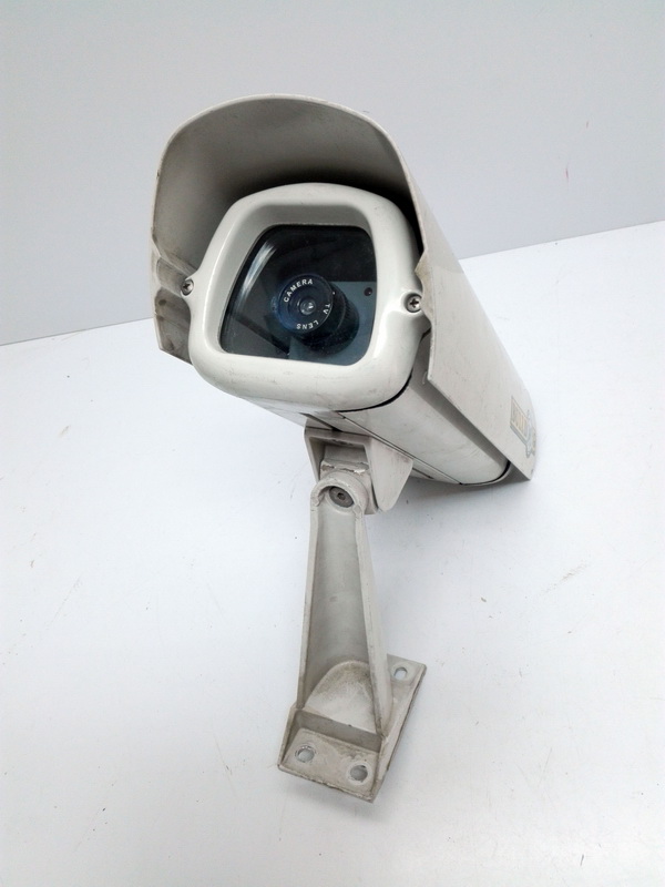 camara vigilancia bulldog posicionable visera extraible met 220v 11.5x42x15+21 1u